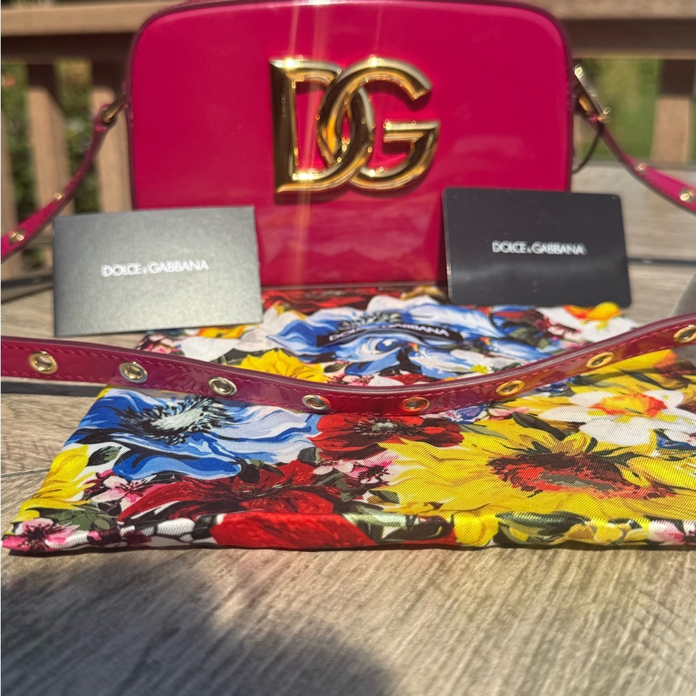 NWT! Dolce & Gabbana Fuchsia Crossbody Bag with Gold Accents - Picture 3 of 13